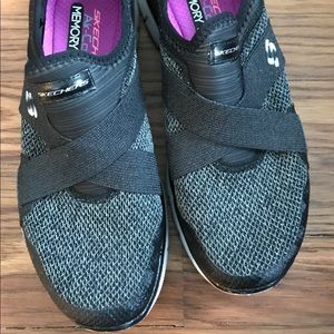 Women’s Skechers 7.5 flex appeal